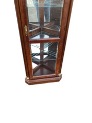 66160 Mahogany PULASKI Furniture Corner China cabinet Curio