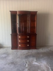 Vintage 1950s Drexel New Travis Court Mahogany Bow FrontChina Cabinet Hutch