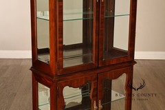 Thomasville Mahogany Chippendale Style Lighted Curio Display Cabinet