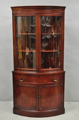 Vintage Morganton Duncan Phyfe Mahogany Bow Front Corner China Cabinet Curio