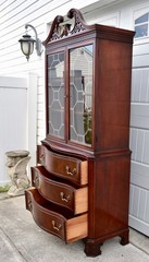 Vintage Chippendale Style Mahogany China Cabinet Hutch Serpentine Swan Neck