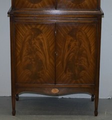BEAUTIFUL VERY FINE SHERATIN REVIVAL FLAMED MAHOGANY & SATINWOOD DRINKS CABINET