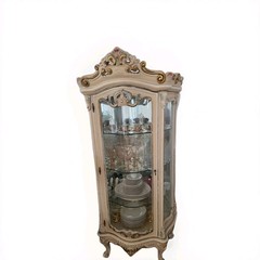 Luxury Vintage Italian Louis XV Rococo Curio display cabinet