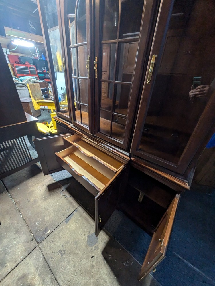 Harden Georgian Style Cherry Breakfront China Cabinet Heirloom Quality