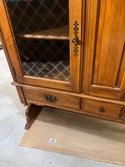 1826 mid century maple hutch 2 glass 2 wood doors 2 drawer excellent comfort