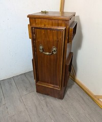 Vintage Art Deco English Regency Flip Top Cellarette Liquor Bar Rolling Cabinet