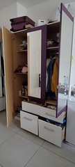 spacious 3 door cupboard with mirror