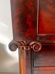 Gorgeous Antique American crotch mahogany 5 drawer dresser chest, circa 1850’s