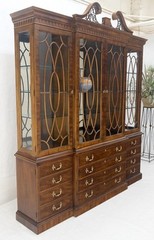 Henredon Large 78″ Wide Mahogany Breakfront MINT