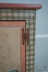 LF60995: Country Style Hand Painted 2 Door Cupboard Cabinet