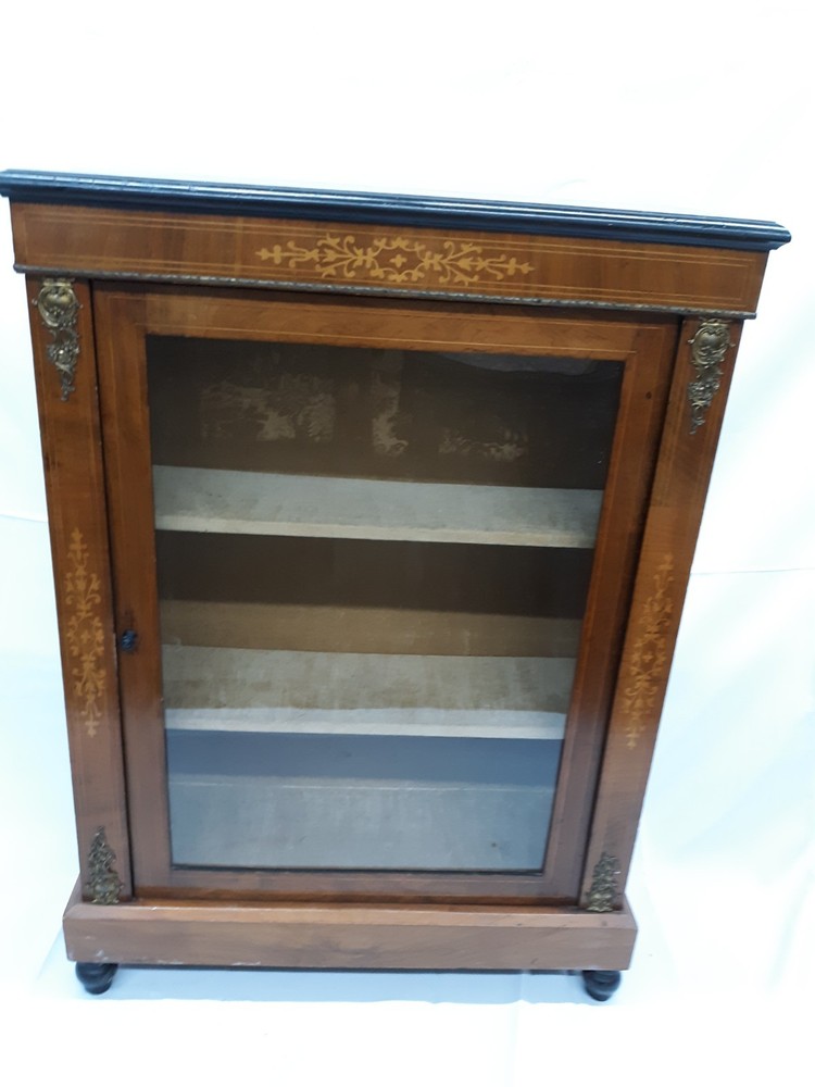 19th Century Louis XV Giltwood & Glass Curio & Display Cabinet 3 Shelves