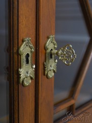 72228: Vintage Large Georgian Style Walnut Bookcase Display Cabinet