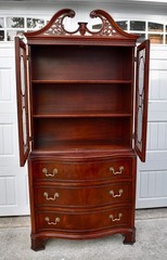 Vintage Chippendale Style Mahogany China Cabinet Hutch Serpentine Swan Neck