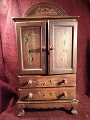 SMALL LITTLE VINTAGE HANDMADE DECORATED WOOD CUPBOARD FOLK ART SWEDEN SWEDISH