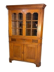 18TH CENTURY SOUTHERN WALNUT PEGGED CORNER CUPBOARD
