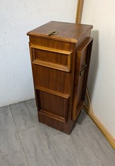 Vintage Art Deco English Regency Flip Top Cellarette Liquor Bar Rolling Cabinet