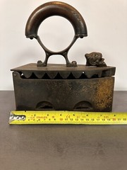 Antique Vintage Laundry Clothes House Work Iron