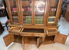 Vintage American Hibriten Bernhardt Mahogany Bookcase China Cabinet