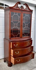 Vintage Chippendale Style Mahogany China Cabinet Hutch Serpentine Swan Neck