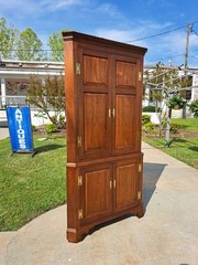 Mahogany Two Part Form Corner Cupboard Crafted By Pug Moore 20th-century