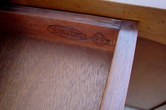 51131 BIGGS MAHOGANY 2 Piece ARCHED GLASS DOOR CHINA CABINET
