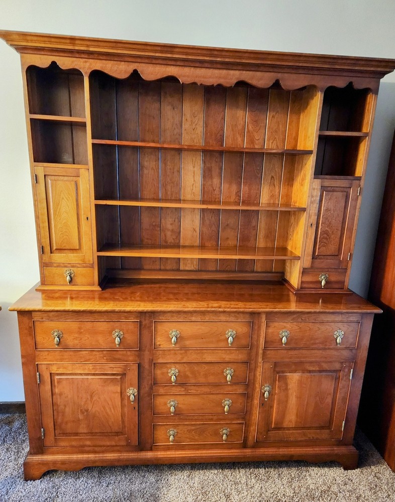 Leopold Stickley Solid Cherry Handmade Queen Anne Hutch (ca.1960)