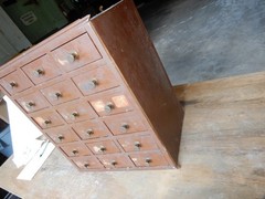ANTIQUE 18 DRAWER WOODEN APOTHECARY CABINET