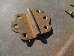 HOOSIER CABINET DOOR HINGE 1915 & BEFORE LARGE DOOR HINGE SINGLE LISTING 11-Z
