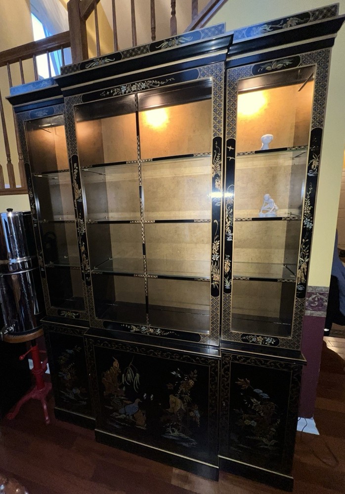 Drexel Et Cetera Chinoiserie Black Lacquer Decorated Breakfront China Cabinet