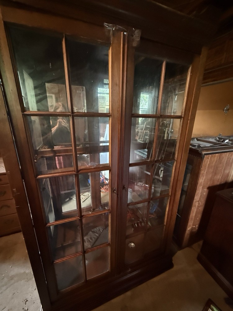 Vintage Solid Wood China Cabinet Display Glass Doors And Shelf’s 12 Panel .