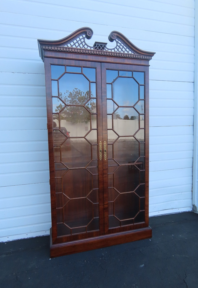 Henredon Chippendale Tall Large Flame Mahogany Display China Cabinet 6470