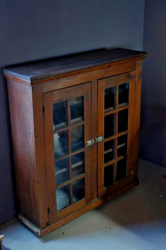 Antique China Cabinet with Brown Oak Wood and Beautiful Glass Doors