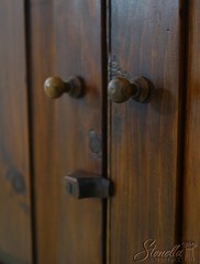 L71698: STEPHEN VON HOHEN Pine Corner Cupboard Cabinet
