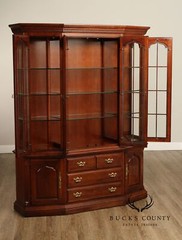 Thomasville Collector’s Cherry China Cabinet