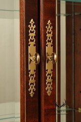 Thomasville Mahogany Chippendale Style Lighted Curio Display Cabinet