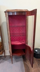 Vintage French Vernis Martin Vitrine – Hand-Painted Serpentine Curio Cabinet