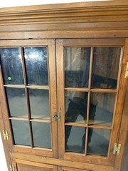 18th-CENTURY WALNUT CORNER CUPBOARD