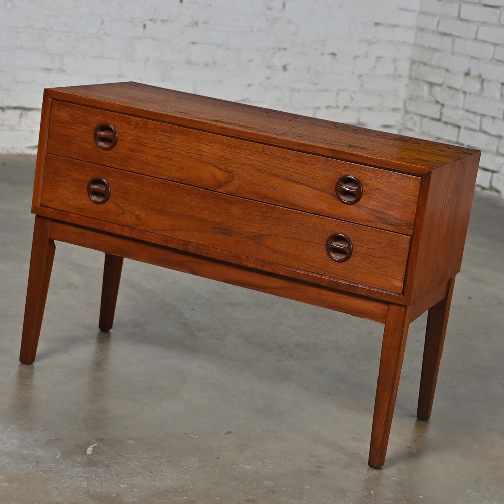 Scandinavian Modern Teak Low Bench Cabinet Credenza Attributed Arne Wahl Iversen