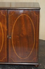 FULLY RESTORED FINE & ANTIQUE GEORGIAN SHERATON COLLECTORS CABINET CIRCA 1820