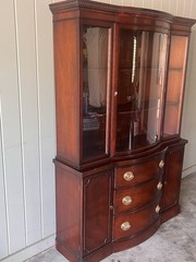 Vintage 1950s Drexel New Travis Court Mahogany Bow FrontChina Cabinet Hutch
