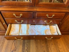 Thomasville Mahogany Georgian Collection Breakfront China Cabinet