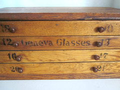 Antique Optometry Eye Glass 4 Drawer Storage Cabinet Oak 10″ H x 23″ L x 11″ W