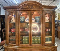 Vintage American Hibriten Bernhardt Mahogany Bookcase China Cabinet