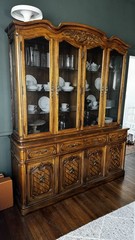 Thomasville 1980 Vintage Oak China Cabinet With Light Display