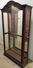 20595 Pulaski Furniture Curio Cabinet W/ 5 Glass Shelves Collector Light Display