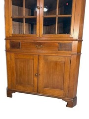 18TH CENTURY SOUTHERN WALNUT PEGGED CORNER CUPBOARD