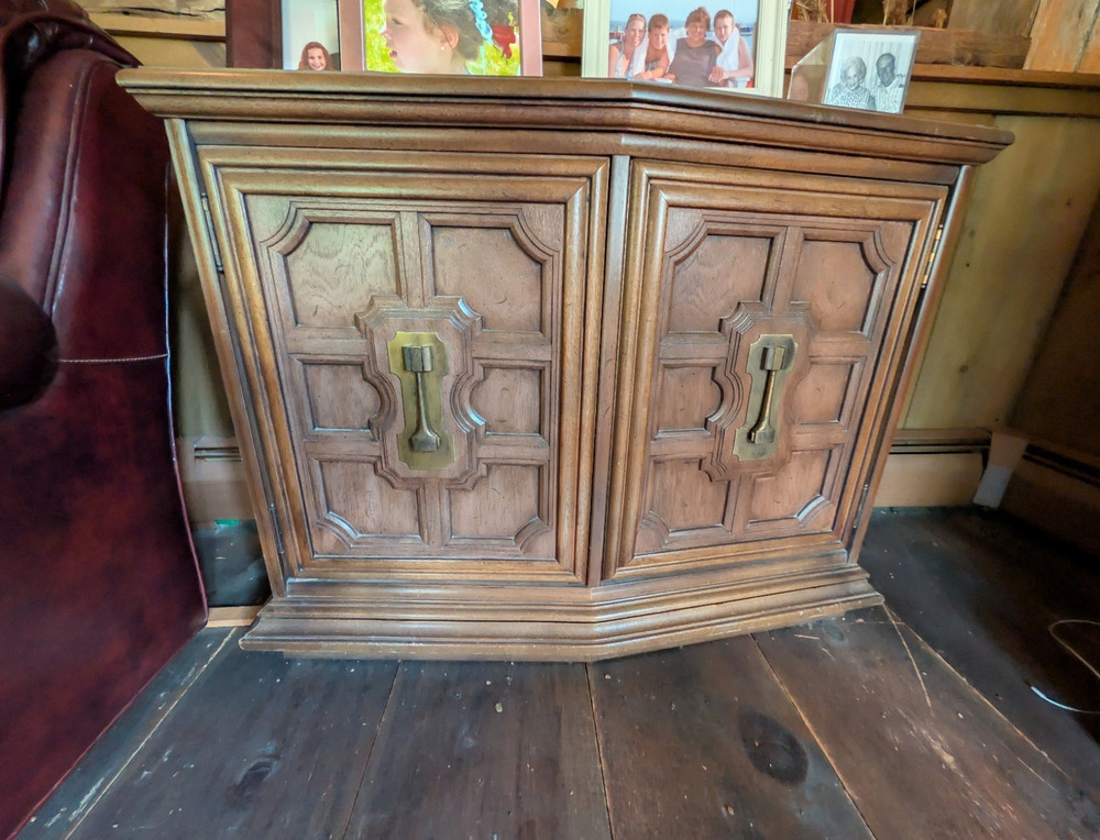 Pristine Antique Brown Wood Cabinet 2 Raised-Panel Doors, 1 Shelf, 39x20x30 in