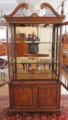 Henredon Rittenhouse Square Flame Mahogany Regency Style Curio China Cabinet
