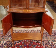 Late 19th Century Edwardian English Inlaid Mahogany Vitrine Cabinet