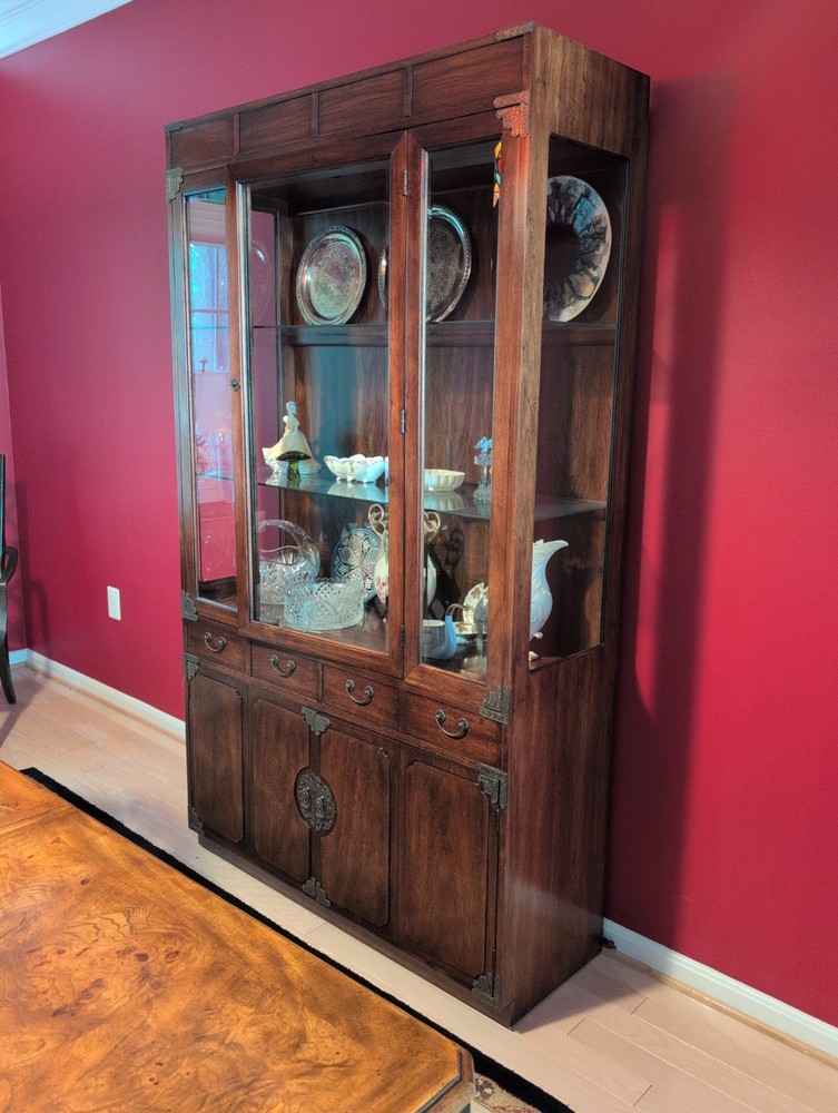 Thomasville Huntley Collection Dark Wood China Cabinet w/ Beveled Glass Doors